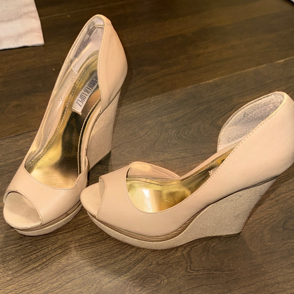 Jennifer Lopez Nude Peep-Toe Wedges